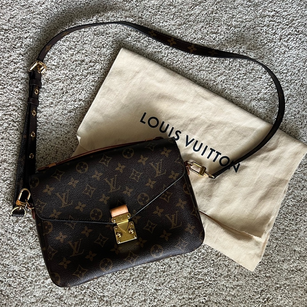Louis Vuitton pochette Métis monogram